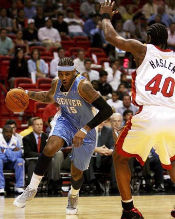 制造了巨大 制造了巨大